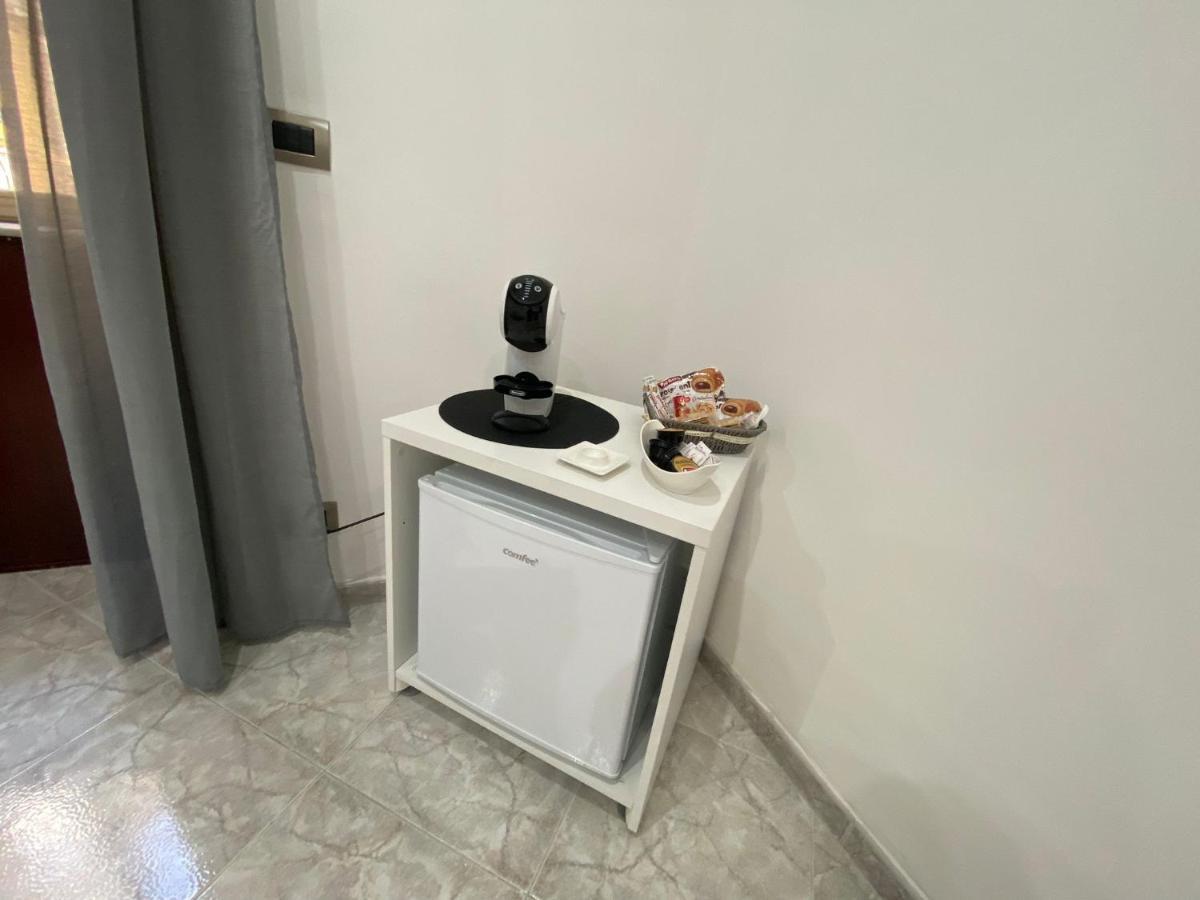 B&B Partenope Napoli Bagian luar foto