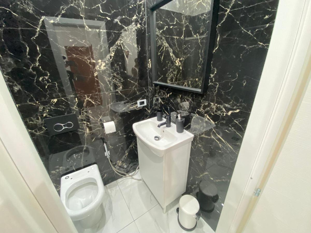 B&B Partenope Napoli Bagian luar foto